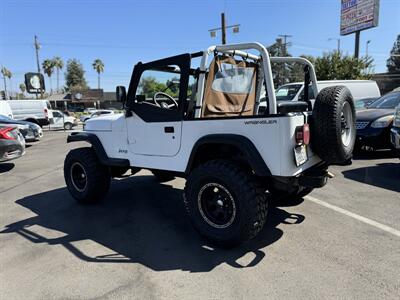 1992 Jeep Wrangler   - Photo 8 - Winnetka, CA 91306