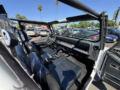 1992 Jeep Wrangler   - Photo 13 - Winnetka, CA 91306