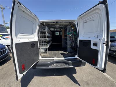 2014 Ford E-150   - Photo 19 - Winnetka, CA 91306