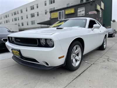 2014 Dodge Challenger SXT  AT THIS PRICE IS ONLY CASH PLUS GOV FEES - Photo 2 - Winnetka, CA 91306