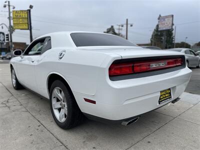 2014 Dodge Challenger SXT  AT THIS PRICE IS ONLY CASH PLUS GOV FEES - Photo 5 - Winnetka, CA 91306