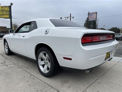 2014 Dodge Challenger SXT  AT THIS PRICE IS ONLY CASH PLUS GOV FEES - Photo 4 - Winnetka, CA 91306