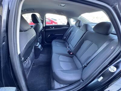 2022 Kia K5 LXS   - Photo 20 - Winnetka, CA 91306