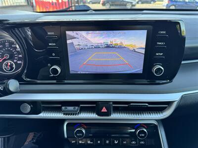 2022 Kia K5 LXS   - Photo 9 - Winnetka, CA 91306