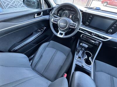 2022 Kia K5 LXS   - Photo 17 - Winnetka, CA 91306
