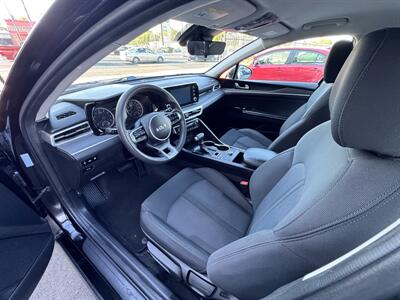 2022 Kia K5 LXS   - Photo 26 - Winnetka, CA 91306