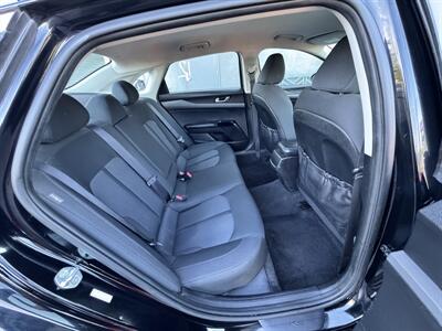 2022 Kia K5 LXS   - Photo 15 - Winnetka, CA 91306