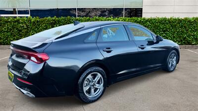 2022 Kia K5 LXS   - Photo 4 - Winnetka, CA 91306