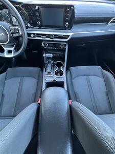 2022 Kia K5 LXS   - Photo 18 - Winnetka, CA 91306