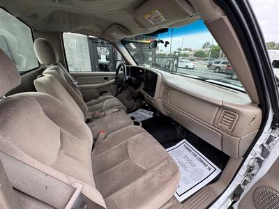 2005 GMC Sierra 2500HD Work Truck   - Photo 13 - Winnetka, CA 91306