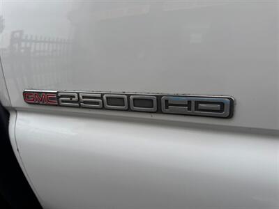 2005 GMC Sierra 2500HD Work Truck   - Photo 14 - Winnetka, CA 91306