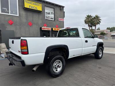 2005 GMC Sierra 2500HD Work Truck   - Photo 4 - Winnetka, CA 91306