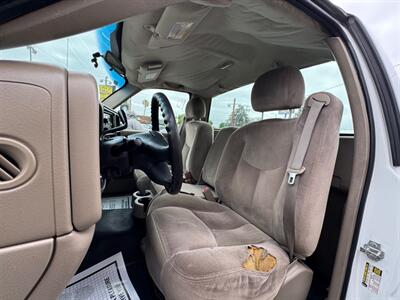 2005 GMC Sierra 2500HD Work Truck   - Photo 7 - Winnetka, CA 91306
