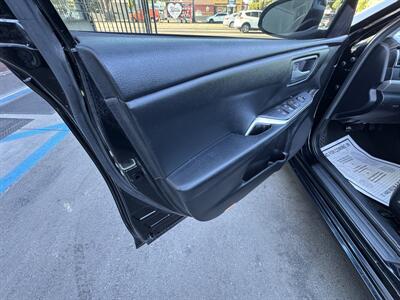 2016 Toyota Camry LE   - Photo 8 - Winnetka, CA 91306