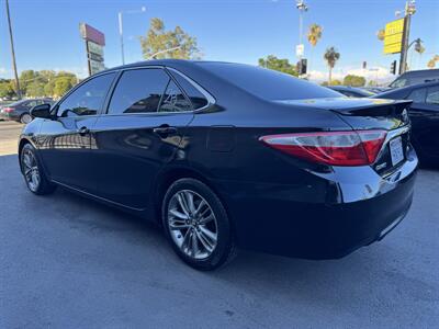2016 Toyota Camry LE   - Photo 4 - Winnetka, CA 91306