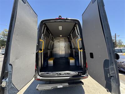 2019 Mercedes-Benz Sprinter 2500   - Photo 14 - Winnetka, CA 91306