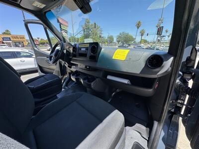 2019 Mercedes-Benz Sprinter 2500   - Photo 8 - Winnetka, CA 91306