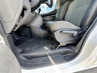 2017 Chevrolet City Express LT   - Photo 10 - Winnetka, CA 91306