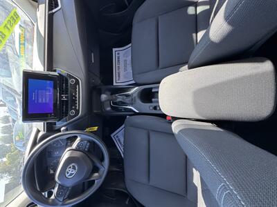 2023 Toyota Corolla LE   - Photo 15 - Winnetka, CA 91306
