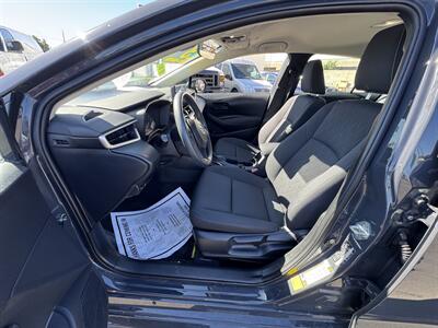 2023 Toyota Corolla LE   - Photo 8 - Winnetka, CA 91306