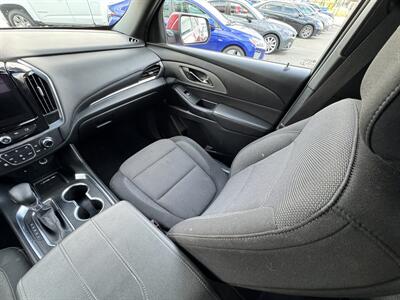 2022 Chevrolet Traverse LT Cloth - Photo 14 - Winnetka, CA 91306