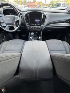 2022 Chevrolet Traverse LT Cloth - Photo 16 - Winnetka, CA 91306