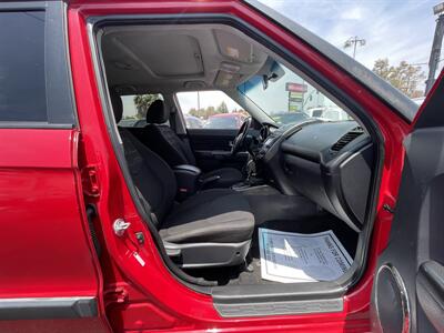 2013 Kia Soul +   - Photo 13 - Winnetka, CA 91306