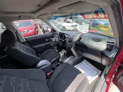 2013 Kia Soul +   - Photo 16 - Winnetka, CA 91306