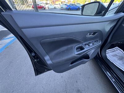 2021 Nissan Versa SV   - Photo 9 - Winnetka, CA 91306