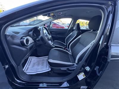 2021 Nissan Versa SV   - Photo 8 - Winnetka, CA 91306