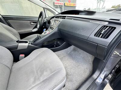 2014 Toyota Prius Plug-in Hybrid - Photo 12 - Winnetka, CA 91306
