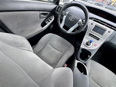 2014 Toyota Prius Plug-in Hybrid - Photo 16 - Winnetka, CA 91306