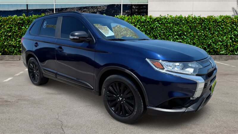 2020 Mitsubishi Outlander ES  
