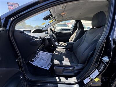 2017 Toyota Prius Two   - Photo 6 - Winnetka, CA 91306