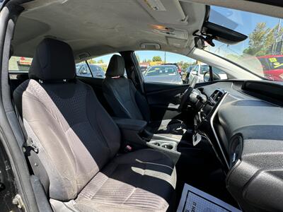 2017 Toyota Prius Two   - Photo 21 - Winnetka, CA 91306