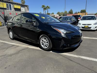 2017 Toyota Prius Two   - Photo 2 - Winnetka, CA 91306