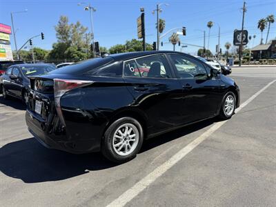 2017 Toyota Prius Two   - Photo 4 - Winnetka, CA 91306