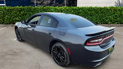 2019 Dodge Charger SXT   - Photo 5 - Winnetka, CA 91306