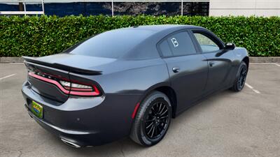 2019 Dodge Charger SXT   - Photo 4 - Winnetka, CA 91306
