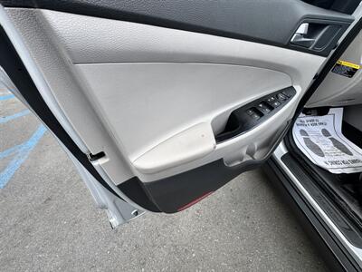 2016 Hyundai TUCSON SE - Photo 23 - Winnetka, CA 91306