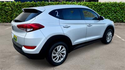 2016 Hyundai TUCSON SE - Photo 4 - Winnetka, CA 91306