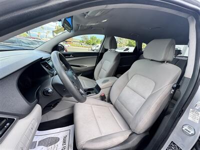 2016 Hyundai TUCSON SE - Photo 25 - Winnetka, CA 91306