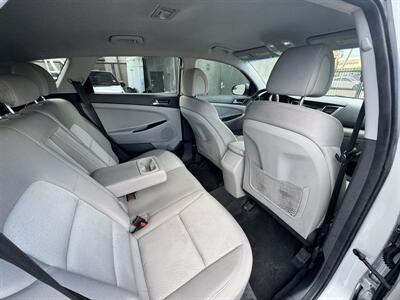 2016 Hyundai TUCSON SE - Photo 13 - Winnetka, CA 91306