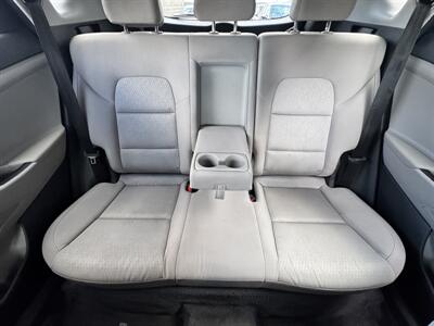 2016 Hyundai TUCSON SE - Photo 18 - Winnetka, CA 91306