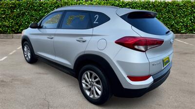 2016 Hyundai TUCSON SE - Photo 5 - Winnetka, CA 91306
