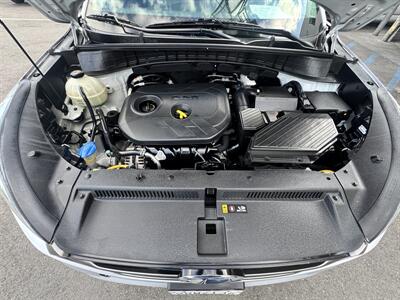 2016 Hyundai TUCSON SE - Photo 12 - Winnetka, CA 91306