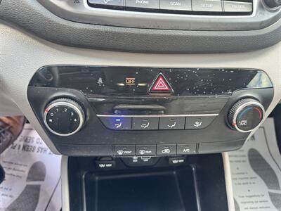 2016 Hyundai TUCSON SE - Photo 7 - Winnetka, CA 91306