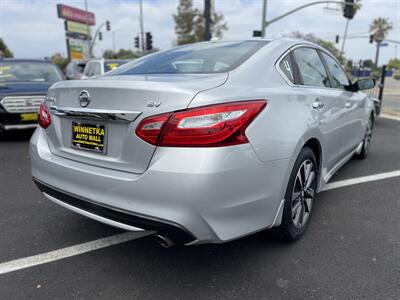 2016 Nissan Altima 2.5 SV   - Photo 4 - Winnetka, CA 91306