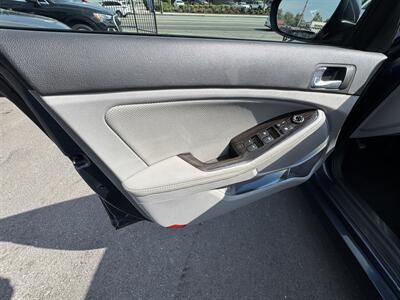 2015 Kia Optima EX   - Photo 9 - Winnetka, CA 91306