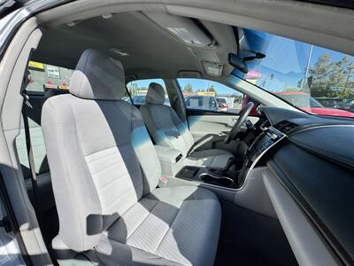 2016 Toyota Camry LE   - Photo 6 - Winnetka, CA 91306